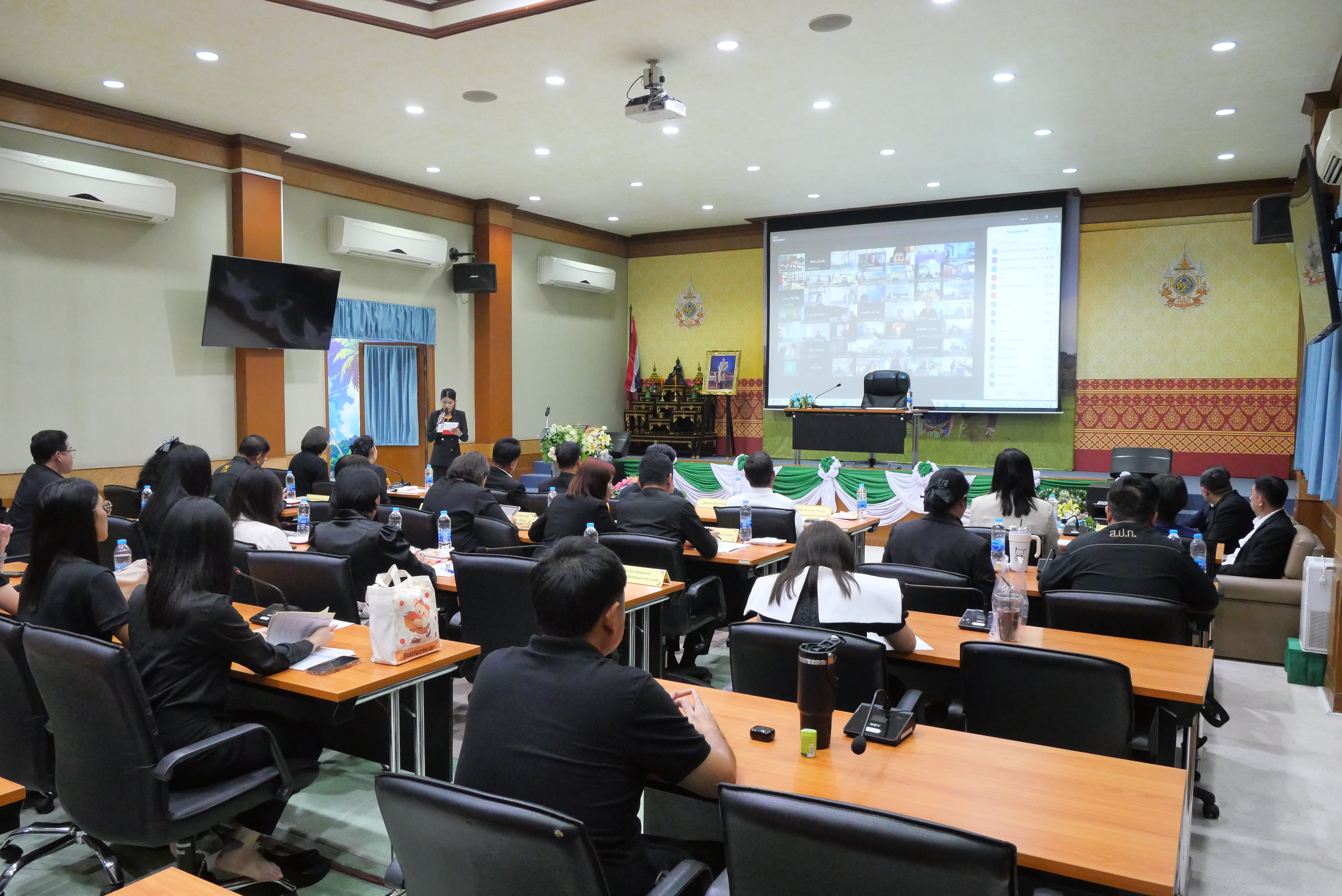 title - เลขาธิการ ส.ป.ก. เปิดการประชุม “สร้างความเข้าใจในการดำเนินโครงการและให้คำชี้แจงเกี่ยวกับการรวบรวม การเก็บข้อมูลเพื่อ ใช้ในการจัดทำแผนกำหนดตำแหน่ง เพื่อปรับปรุงการกำหนดตำแหน่งเป็นระดับสูงขึ้น ของ ส.ป.ก.”